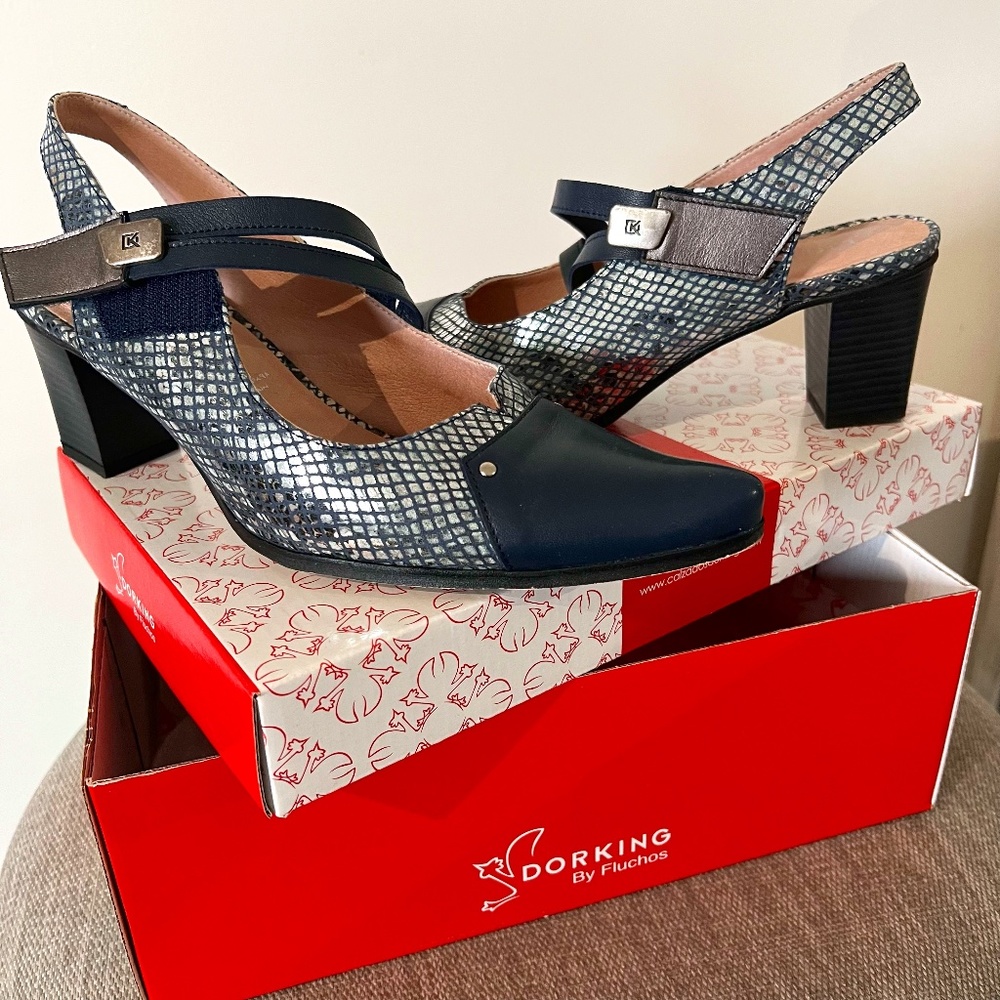 Formal leather shoes
